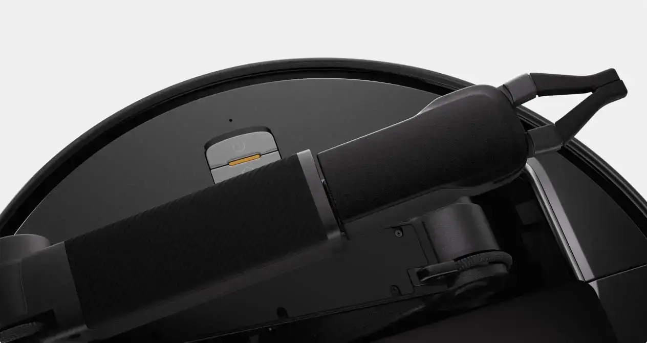 Робот-пилосос з вологим прибиранням Roborock Saros Z70 with OmniGrip Mechanical Arm - Silver (SZ7002-00)