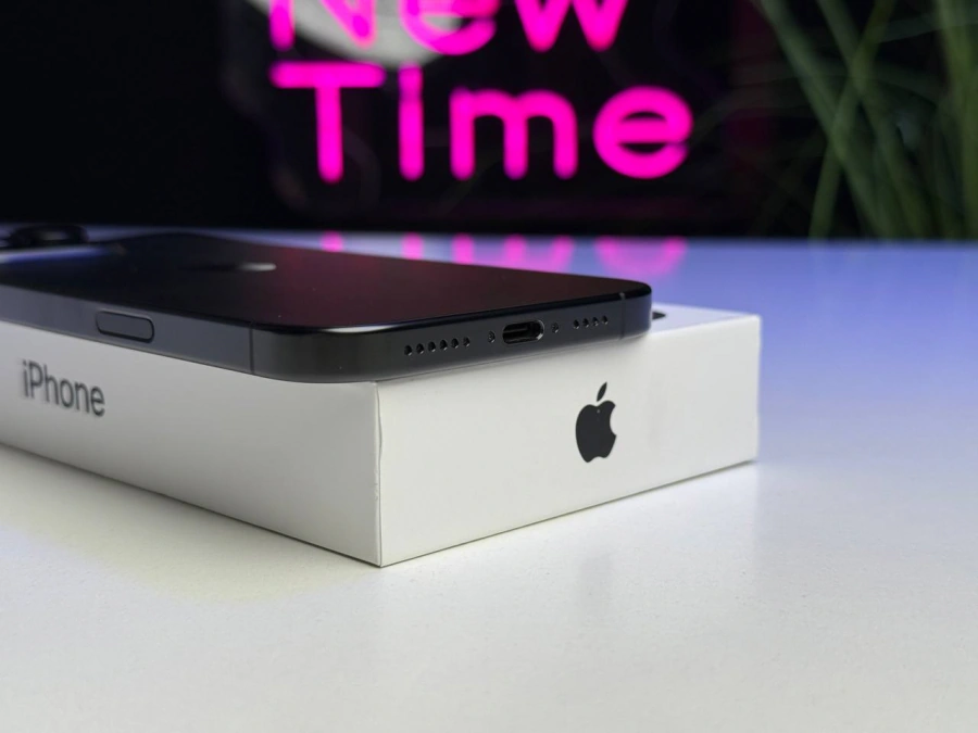 ВЖИВАНИЙ Apple iPhone 16 Pro Max 256GB Black Titanium (MYWV3) - Стан: гарний | Акумулятор: 100% | Комплектація: повний | Гарантія: 6 міс.