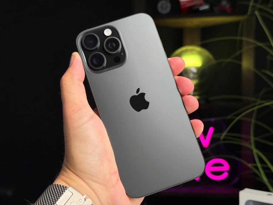 ВЖИВАНИЙ Apple iPhone 16 Pro Max 256GB Black Titanium (MYWV3) - Стан: гарний | Акумулятор: 100% | Комплектація: повний | Гарантія: 6 міс.