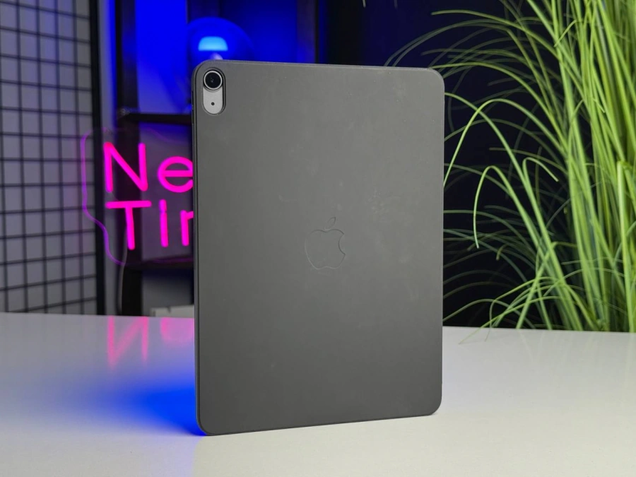 Б/У iPad Air 5 10.9'' Wi-Fi 64GB Space Gray (MM9C3) - Состояние: хорошее | Аккумулятор: 93% | Комплектация: iPad, кабель, чехол | Гарантия: 1 мес.