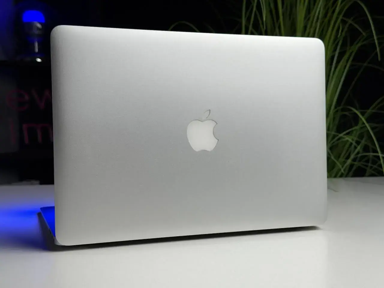 ВЖИВАНИЙ MacBook Air 13" (MQD42) 2017 - Стан: гарний | Акумулятор: 100% | Комплектація: MacBook, зарядка | Гарантія: 1 міс.