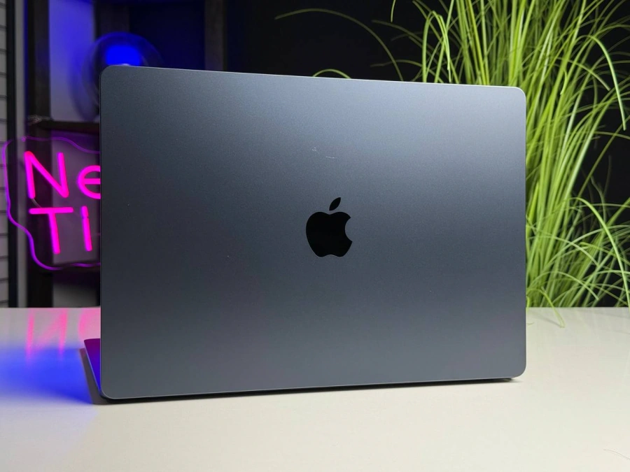 ВЖИВАНИЙ MacBook Air 15" M2/8GB/256GB Midnight 2023 (MQKW3) - Стан: гарний | Акумулятор: 93% | Комплектація: MacBook, зарядка | Гарантія: 3 міс.