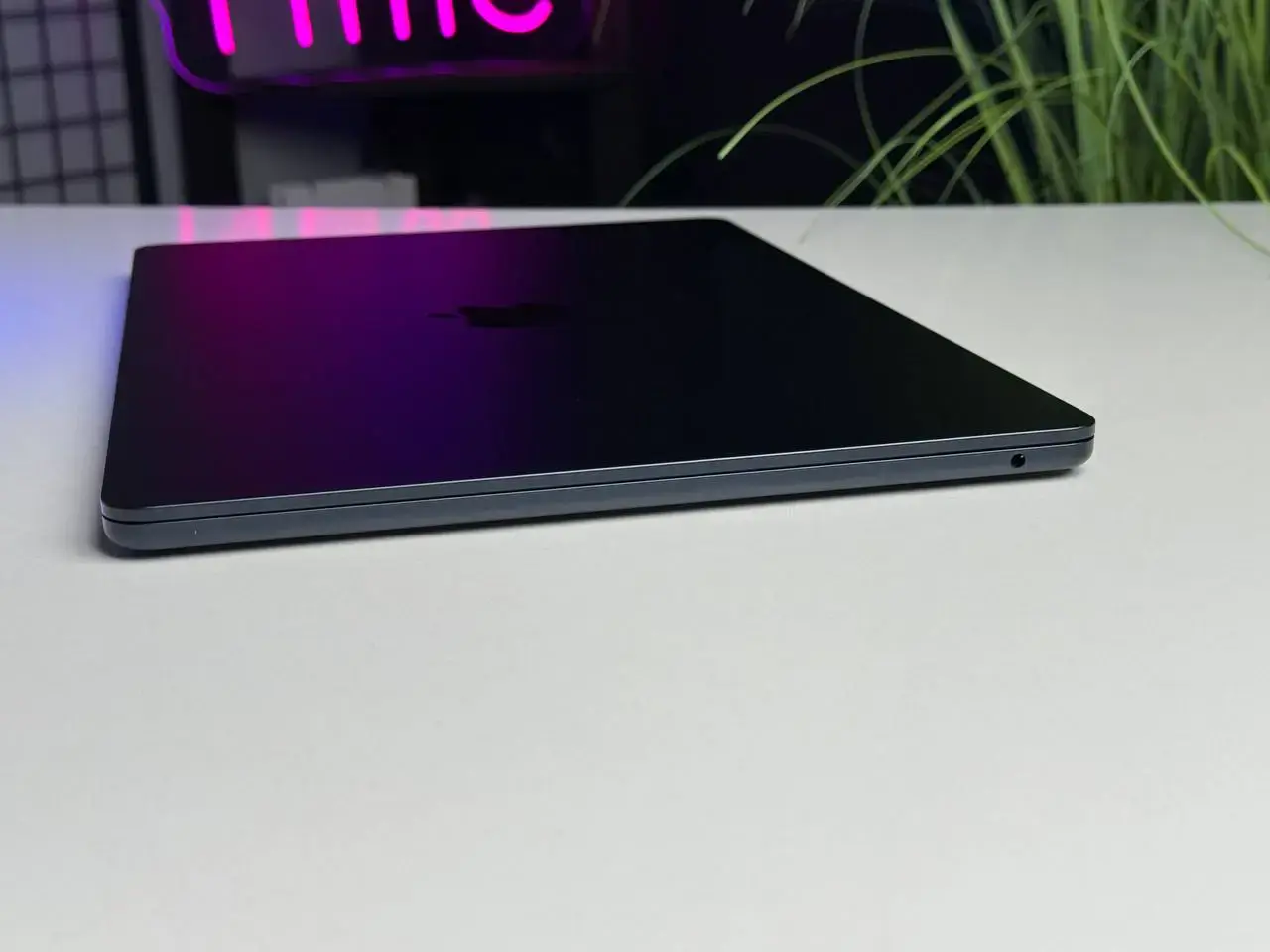 ВЖИВАНИЙ MacBook Air 15" M2/8GB/256GB Midnight 2023 (MQKW3) - Стан: гарний | Акумулятор: 93% | Комплектація: MacBook, зарядка | Гарантія: 3 міс.
