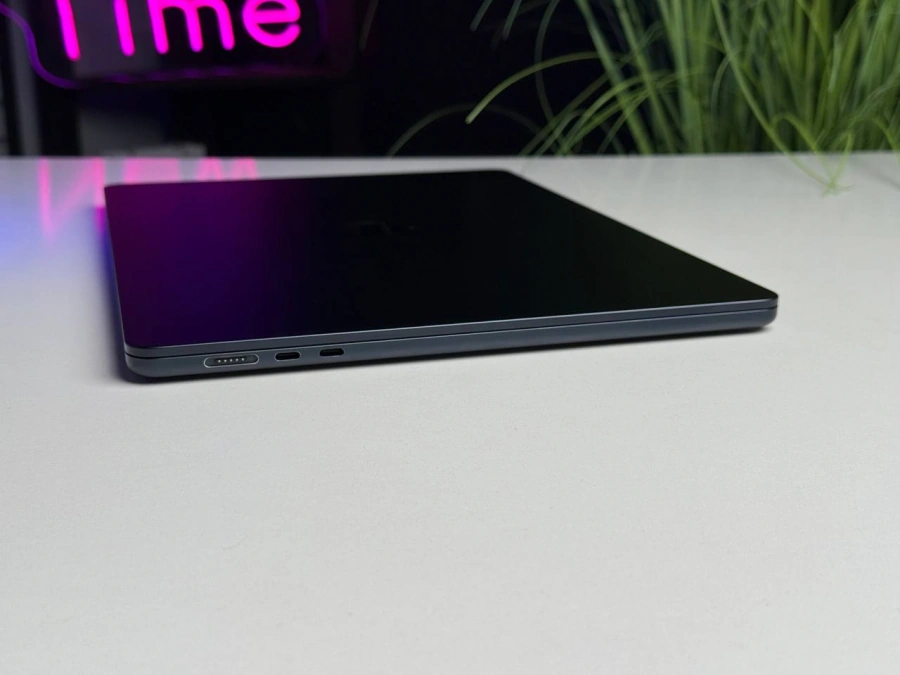 ВЖИВАНИЙ MacBook Air 15" M2/8GB/256GB Midnight 2023 (MQKW3) - Стан: гарний | Акумулятор: 93% | Комплектація: MacBook, зарядка | Гарантія: 3 міс.