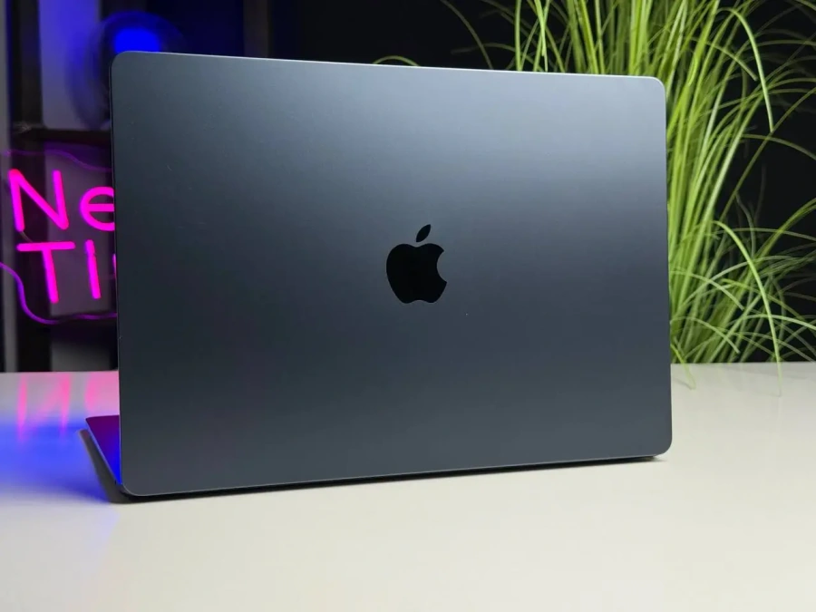 ВЖИВАНИЙ MacBook Air 15" M2/8GB/256GB Midnight 2023 (MQKW3) - Стан: гарний | Акумулятор: 97% | Комплектація: MacBook, зарядка | Гарантія: 3 міс.