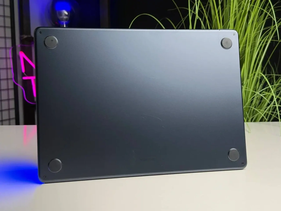 ВЖИВАНИЙ MacBook Air 15" M2/8GB/256GB Midnight 2023 (MQKW3) - Стан: гарний | Акумулятор: 97% | Комплектація: MacBook, зарядка | Гарантія: 3 міс.