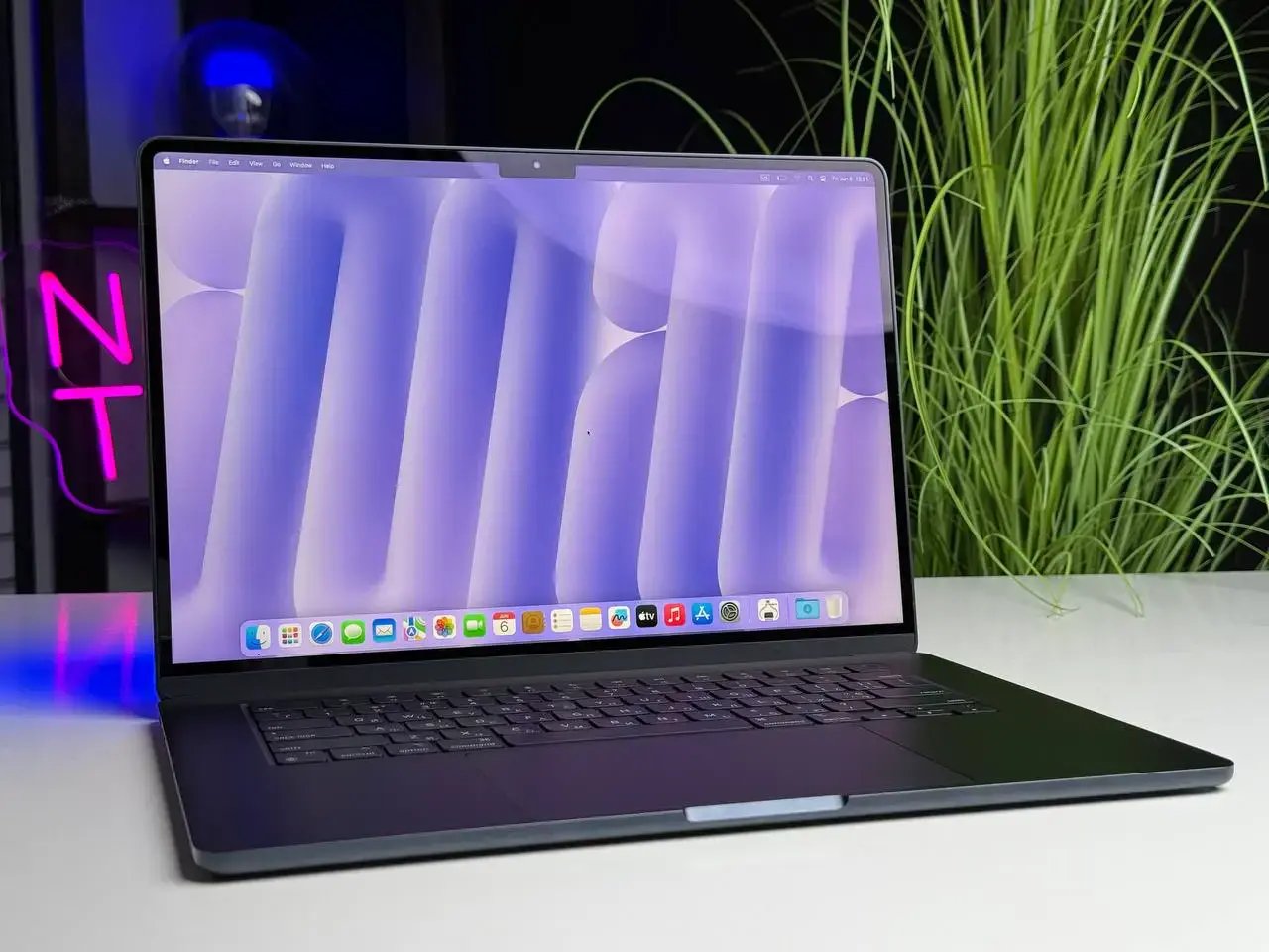 Б/У MacBook Air 15" M2/8GB/256GB Midnight 2023 (MQKW3) - Состояние: хорошее | Аккумулятор: 97% | Комплектация: MacBook, зарядка | Гарантия: 3 мес.