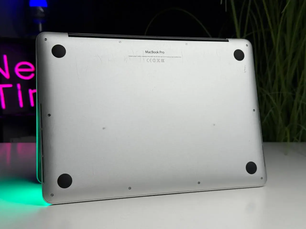 ВЖИВАНИЙ MacBook Pro 13 2013 Silver (MF840) | Процесор: Intel Core i5-5257U; 2,6 ГГц | Відеокарта: Intel Iris Graphics 6100 | ОЗП: 8 ГБ; DDR3L | SSD: 256 ГБ | Зовнішній стан - гарний (виконано чистку та заміну пасти) | Стан акумулятора - 95% | Гарантія - 