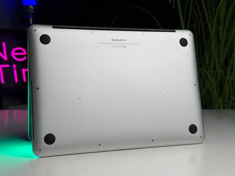 ВЖИВАНИЙ MacBook Pro 13 2013 Silver (MF840) | Процесор: Intel Core i5-5257U; 2,6 ГГц | Відеокарта: Intel Iris Graphics 6100 | ОЗП: 8 ГБ; DDR3L | SSD: 256 ГБ | Зовнішній стан - гарний (виконано чистку та заміну пасти) | Стан акумулятора - 95% | Гарантія - 