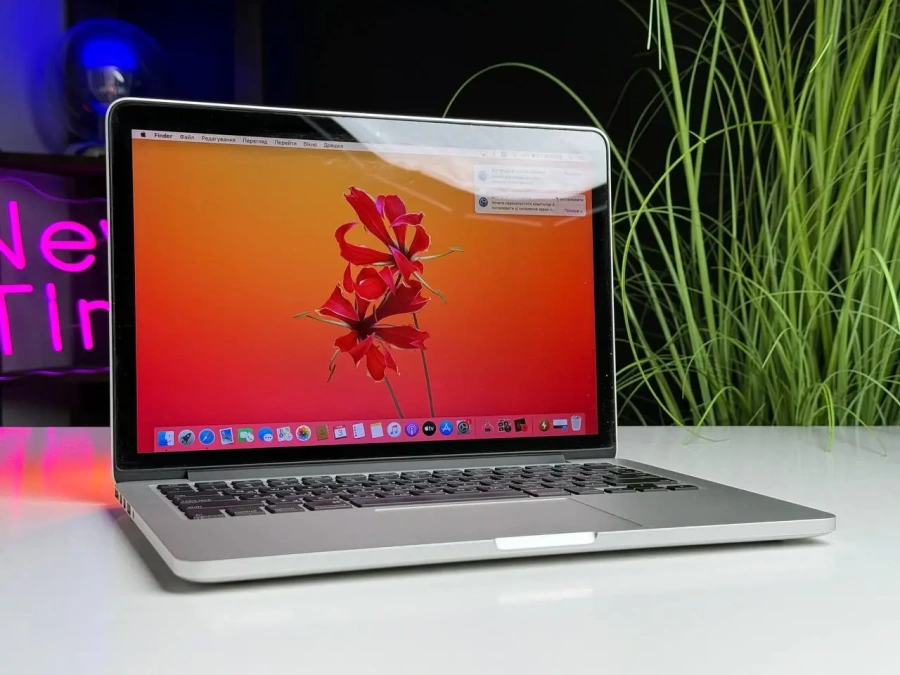 ВЖИВАНИЙ MacBook Pro 13 2013 Silver (MF840) | Процесор: Intel Core i5-5257U; 2,6 ГГц | Відеокарта: Intel Iris Graphics 6100 | ОЗП: 8 ГБ; DDR3L | SSD: 256 ГБ | Зовнішній стан - гарний (виконано чистку та заміну пасти) | Стан акумулятора - 95% | Гарантія - 