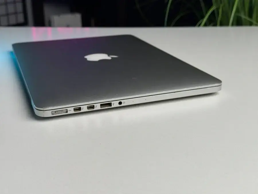 ВЖИВАНИЙ MacBook Pro 13.3/2.6GHZ/8GB/256GB 2014 - Стан: задовільний | Акумулятор: 100% | Комплектація: MacBook, зарядка | Гарантія: 1 міс.