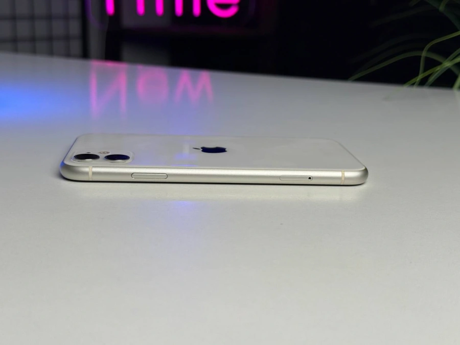 Б/У Apple iPhone 11 64GB White (MHCQ3, MHDC3) Slim Box - Состояние: хороший | Аккумулятор: 100% | Комплектация: iPhone, кабель | Гарантія: 1 мес.
