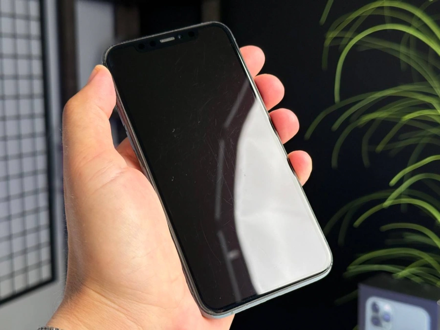 ВЖИВАНИЙ iPhone 11 Pro 256GB Midnight Green (MWCQ2) | Стан: гарний (подряпини на екрані) | Акумулятор: 100% | Гарантія: 1 місяць | Комплект: повний