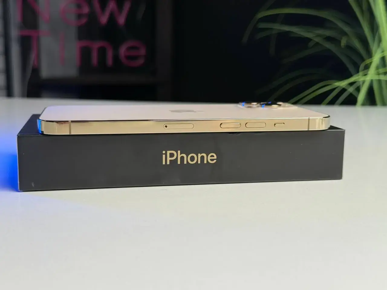 ВЖИВАНИЙ Apple iPhone 12 Pro Max 256GB Gold (MGCM3, MGDE3) - Стан: гарний | Акумулятор: 100% | Комплектація: повний | Гарантія: 1 міс.