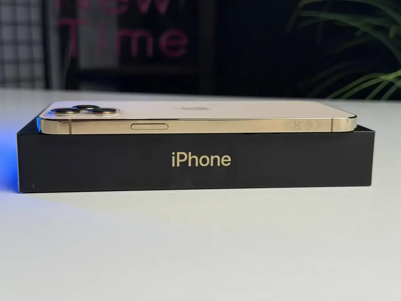 ВЖИВАНИЙ Apple iPhone 12 Pro Max 256GB Gold (MGCM3, MGDE3) - Стан: гарний | Акумулятор: 100% | Комплектація: повний | Гарантія: 1 міс.