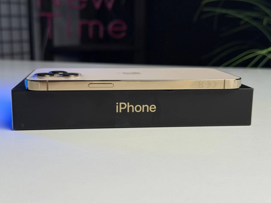 Б/У Apple iPhone 12 Pro Max 256GB Gold (MGCM3, MGDE3) - Состояние: хороший | Аккумулятор: 100% | Комплектация: полный | Гарантія: 1 мес.