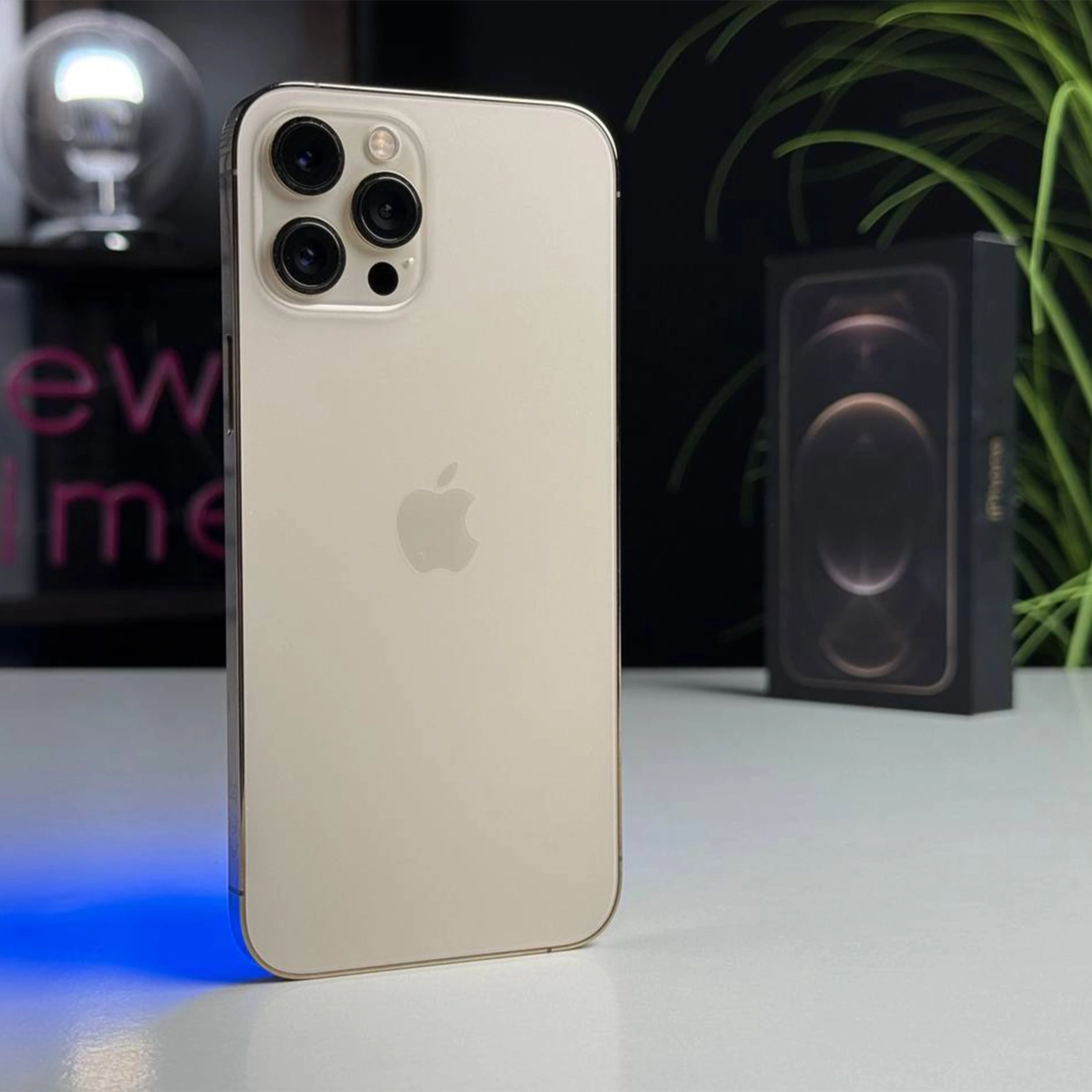 ВЖИВАНИЙ Apple iPhone 12 Pro Max 256GB Gold (MGCM3, MGDE3) - Стан: гарний | Акумулятор: 100% | Комплектація: повний | Гарантія: 1 міс.