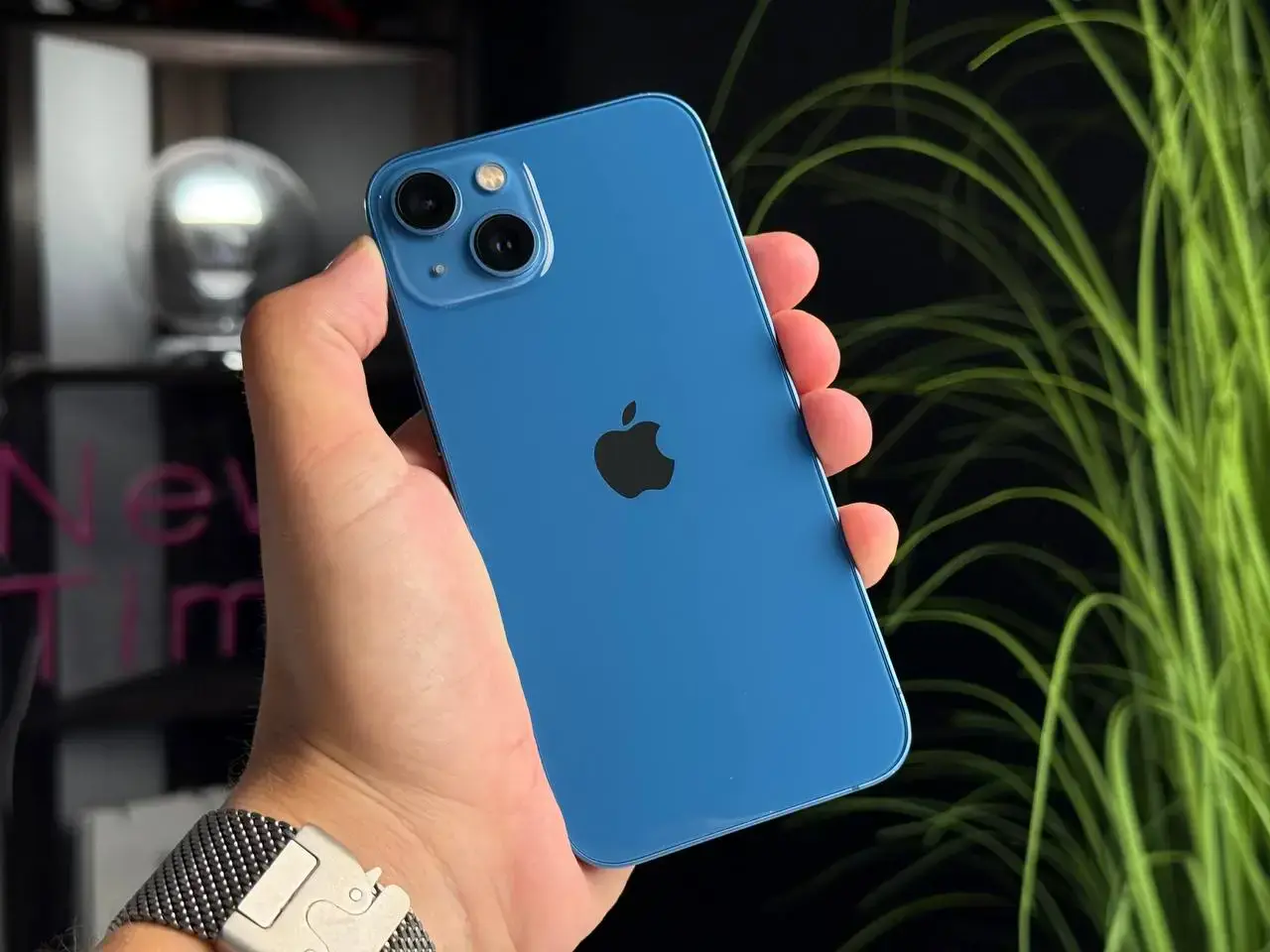 Б/У Apple iPhone 13 128GB Blue (MLMT3, MLPK3) - Состояние: хороший | Аккумулятор: 86% | Комплектация: iPhone, кабель | Гарантія: 1 мес.