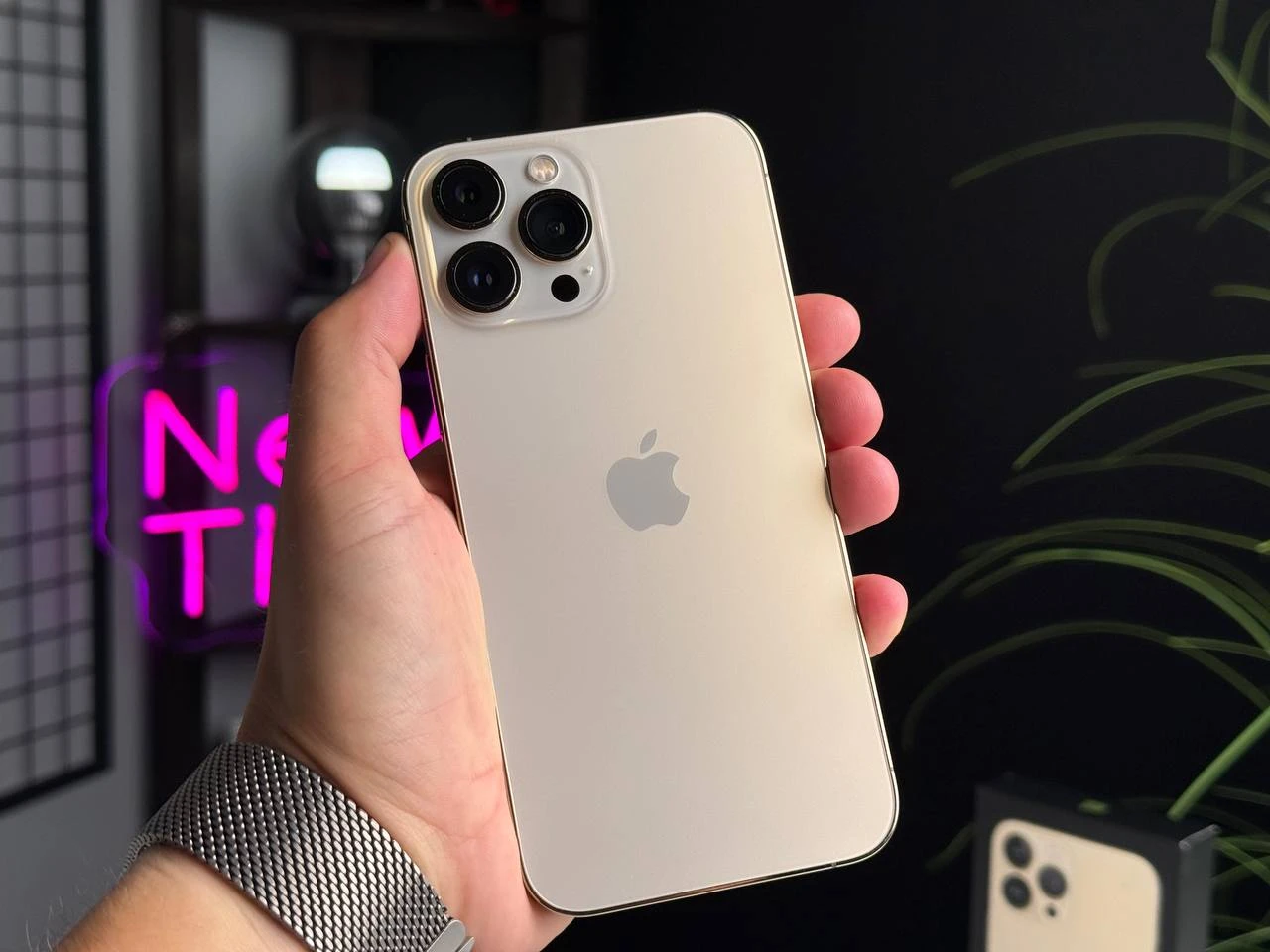 Б/У Apple iPhone 13 Pro Max 256GB Gold (MLKU3, MLLD3) - Состояние: хороший | Аккумулятор: 100% | Комплектация: полный | Гарантія: 1 мес.