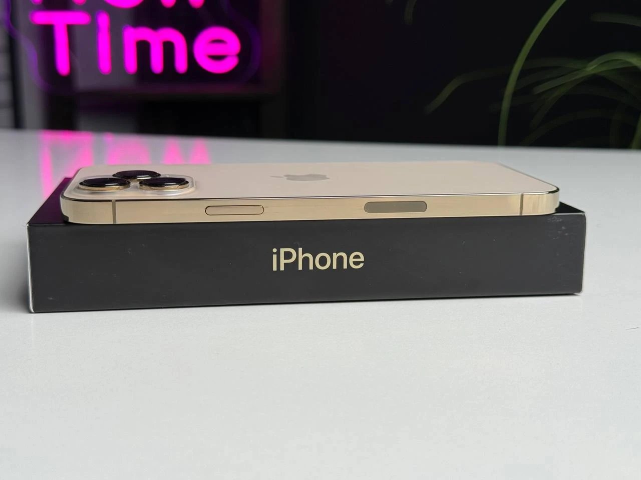 Б/У Apple iPhone 13 Pro Max 256GB Gold (MLKU3, MLLD3) - Состояние: хороший | Аккумулятор: 100% | Комплектация: полный | Гарантія: 1 мес.