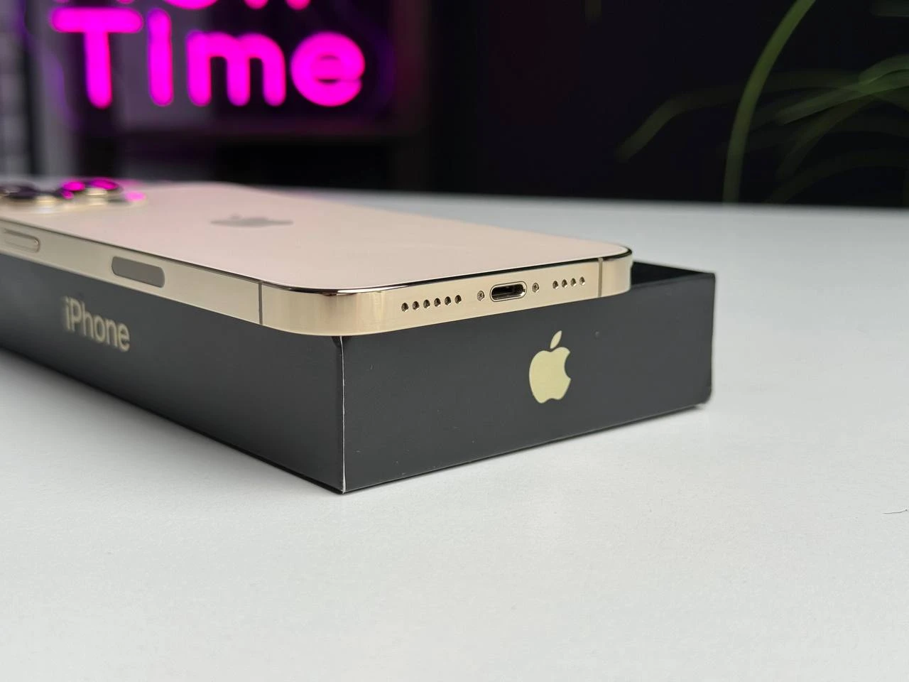 Б/У Apple iPhone 13 Pro Max 256GB Gold (MLKU3, MLLD3) - Состояние: хороший | Аккумулятор: 100% | Комплектация: полный | Гарантія: 1 мес.