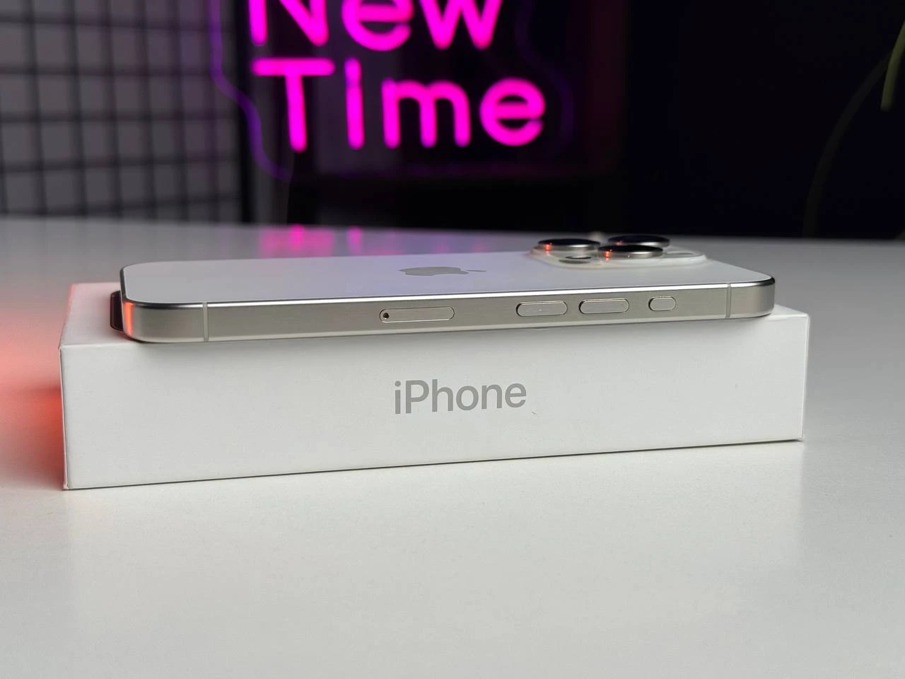 ВЖИВАНИЙ Apple iPhone 15 Pro 128GB White Titanium (MTUW3) - Стан: гарний | Акумулятор: 97% | Комплектація: повний | Гарантія: 1 міс.