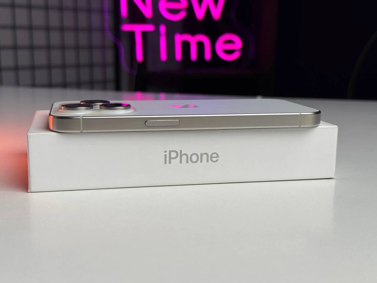 ВЖИВАНИЙ Apple iPhone 15 Pro 128GB White Titanium (MTUW3) - Стан: гарний | Акумулятор: 97% | Комплектація: повний | Гарантія: 1 міс.