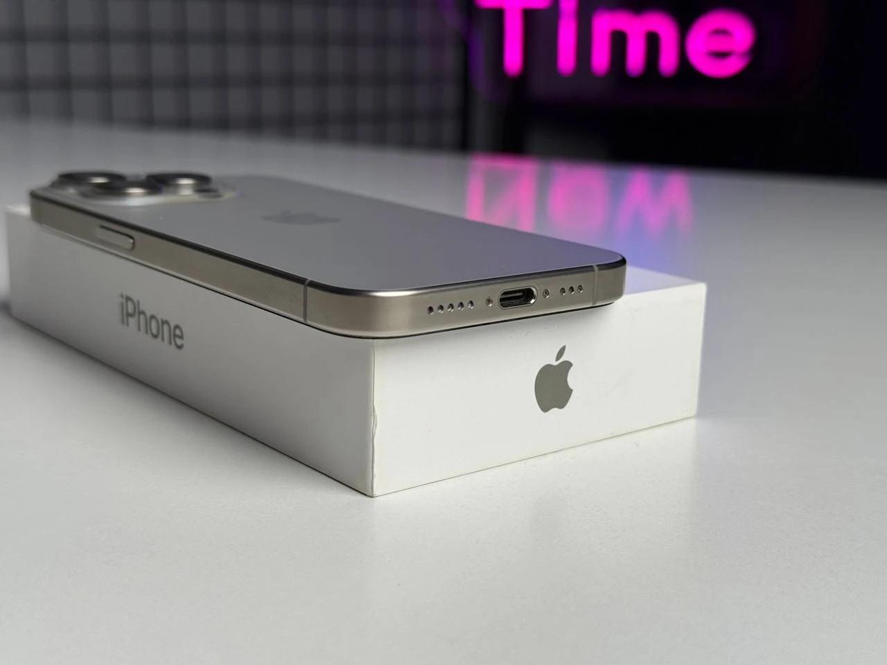 Б/У Apple iPhone 15 Pro 256GB Natural Titanium (MTV53) - Состояние: идеальный | Аккумулятор: 88% | Комплектация: полный | Гарантія: 1 мес.