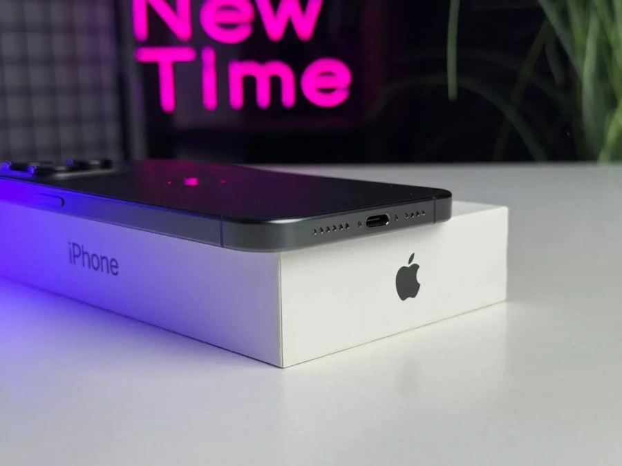 ВЖИВАНИЙ Apple iPhone 15 Pro Max 256GB Black Titanium (MU773) - Стан: гарний | Акумулятор: 89% | Комплектація: повний | Гарантія: 1 міс.