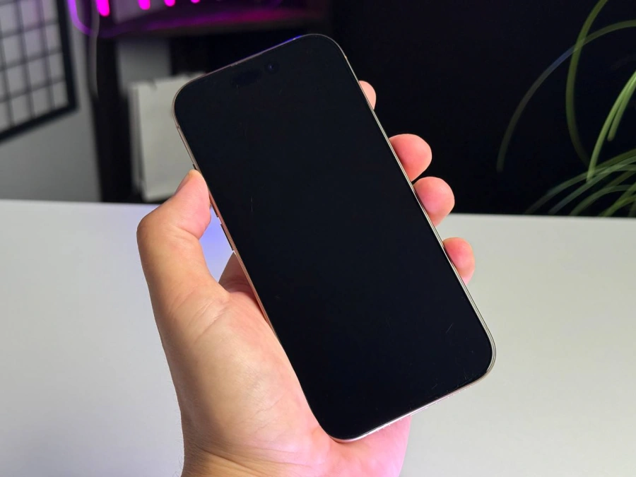 ВЖИВАНИЙ iPhone 16 Pro 128GB Desert Titanium (MYNF3) | Стан: гарний (мілкі подряпини на екрані) | Акумулятор: 100% | Гарантія: 3 місяці | Комплект: iPhone, кабель