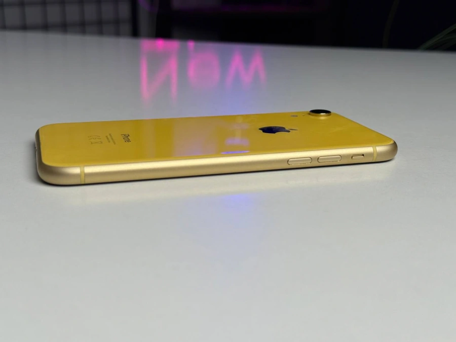 Б/У Apple iPhone XR 128GB Yellow (MRYF2) - Состояние: хороший | Аккумулятор: 100% | Комплектация: iPhone, кабель | Гарантія: 1 мес.