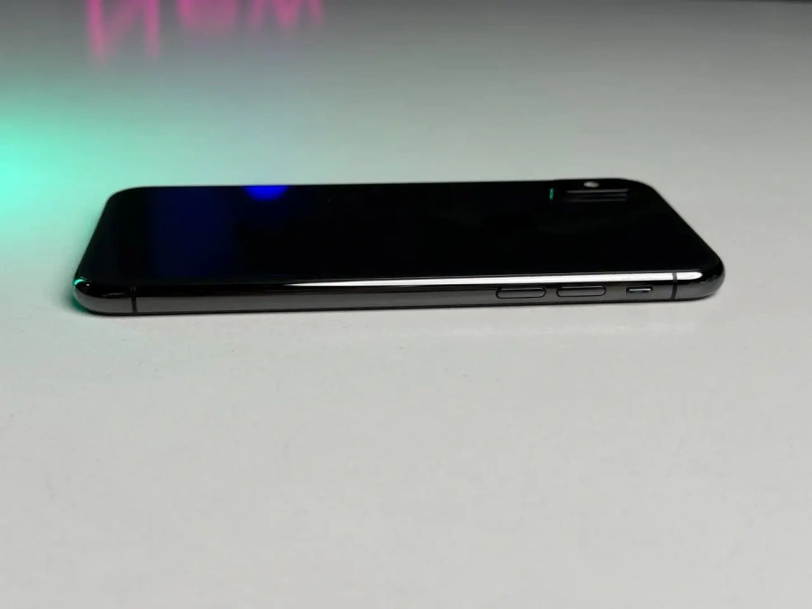 Б/У Apple iPhone XS 256GB Space Gray (MT9H2) - Состояние: хороший | Аккумулятор: 100% | Комплектация: iPhone, кабель | Гарантія: 1 мес.