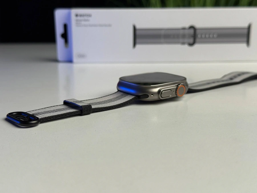 Б/У Apple Watch Ultra GPS + Cellular 49mm Titanium Case with Black Stripe Woven Nylon Band (MQF53, MQVR2) - Состояние: хорошее | Аккумулятор: 98% | Комплект: полный | Гарантія: 1 мес.