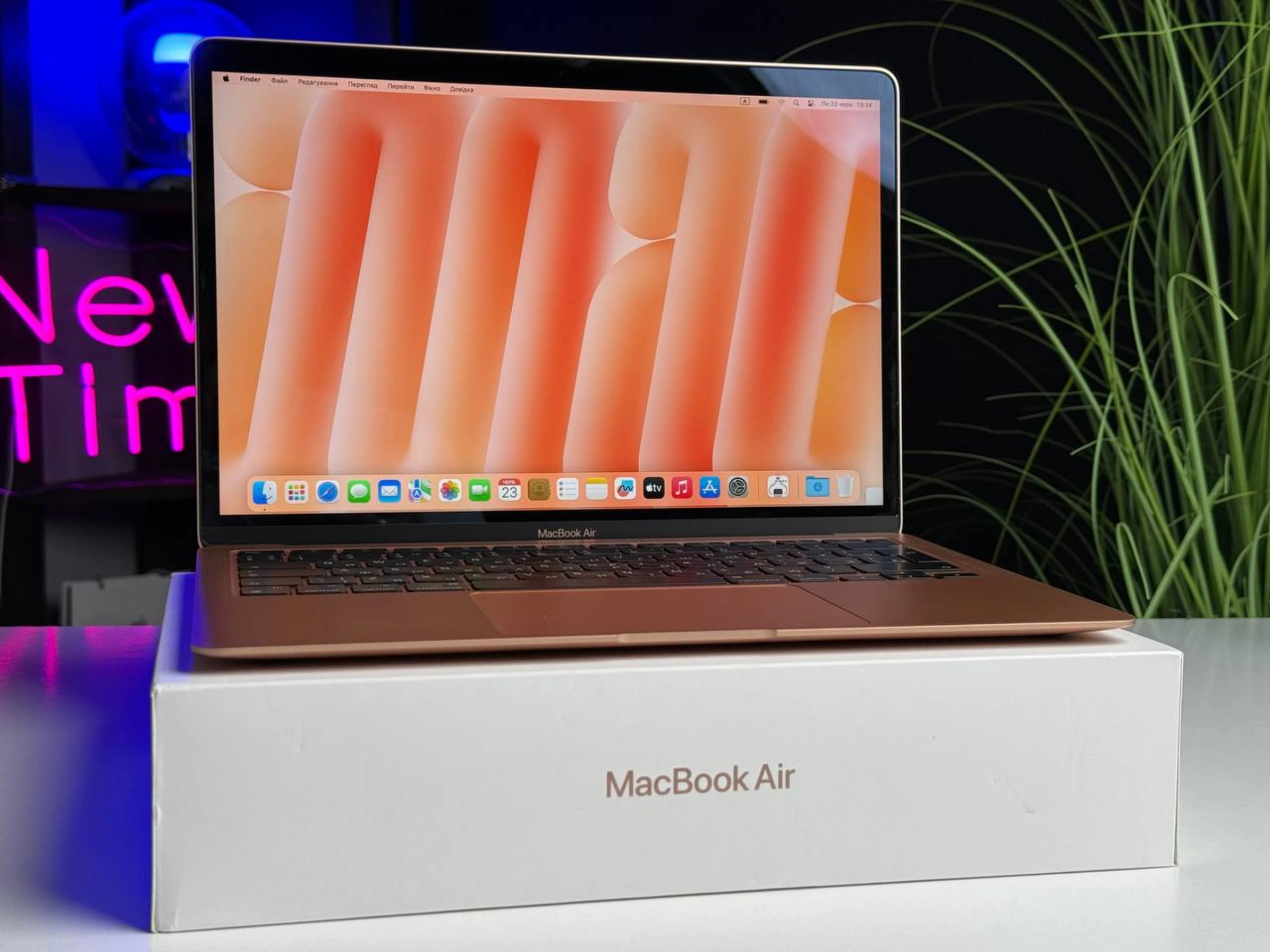 Б/У MacBook Air 13" M1/8CPU/7GPU/8GB/256GB Gold 2020 (MGND3) - Состояние: хороший | Аккумулятор: 96% | Комплектация: полный | Гарантія: 1 мес.