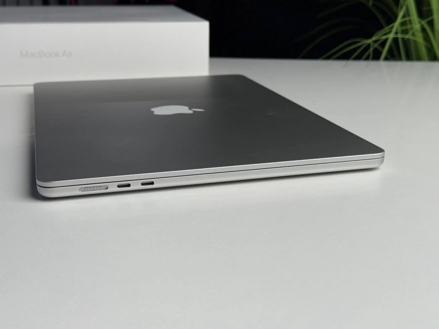 ВЖИВАНИЙ MacBook Air 15" M2/8GB/512GB Silver 2023 (MQKT3) - Стан: гарний | Акумулятор: 95% | Комплектація: повний | Гарантія: 3 міс.