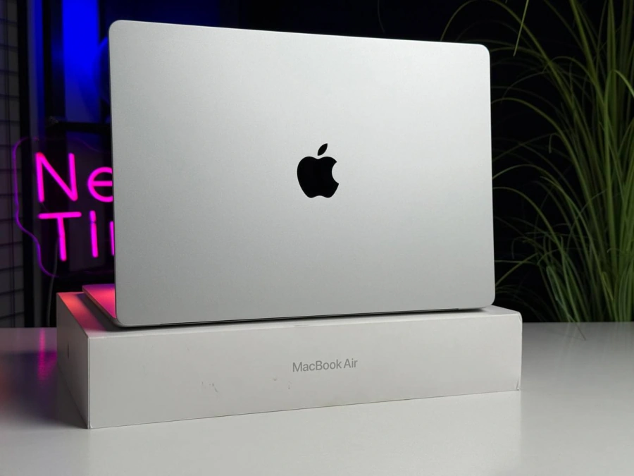 ВЖИВАНИЙ MacBook Air 15" M3/8CPU/10GPU/16GB/512GB Silver 2024 (MXD23) - Стан: ідеальний | Акумулятор: 100% | Комплектація: повний | Гарантія: 3 міс.
