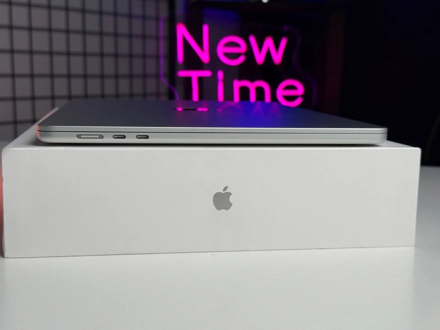ВЖИВАНИЙ MacBook Air 15" M3/8CPU/10GPU/16GB/512GB Silver 2024 (MXD23) - Стан: ідеальний | Акумулятор: 100% | Комплектація: повний | Гарантія: 3 міс.