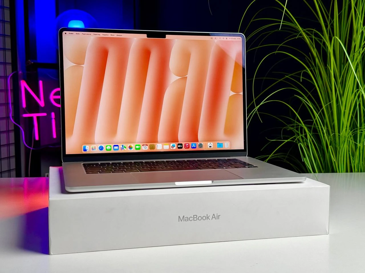 ВЖИВАНИЙ MacBook Air 15" M3/8CPU/10GPU/16GB/512GB Silver 2024 (MXD23) - Стан: ідеальний | Акумулятор: 100% | Комплектація: повний | Гарантія: 3 міс.