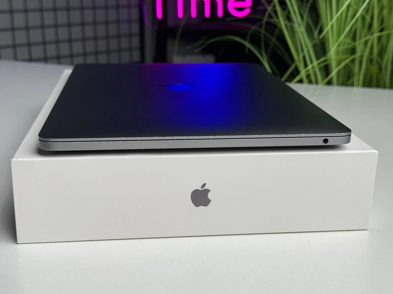 ВЖИВАНИЙ MacBook Pro 13" Space Gray 2022 (Z16R0005V) - Стан: гарний | Акумулятор: 84% | Комплектація: повний | Гарантія: 1 міс.