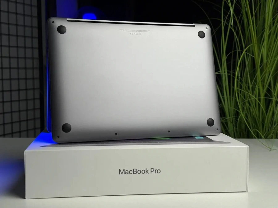 Б/У MacBook Pro 13" Space Gray (MYD82) 2020 - Состояние: хороший | Аккумулятор: 100% | Комплектация: полный | Гарантія: 1 мес.