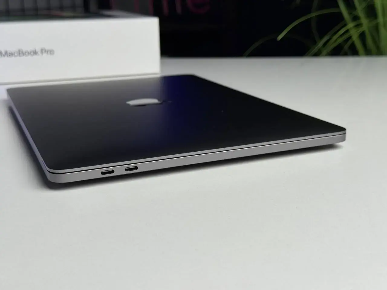 ВЖИВАНИЙ MacBook Pro 13" Space Gray (MYD82) 2020 - Стан: гарний | Акумулятор: 100% | Комплектація: повний | Гарантія: 1 міс.