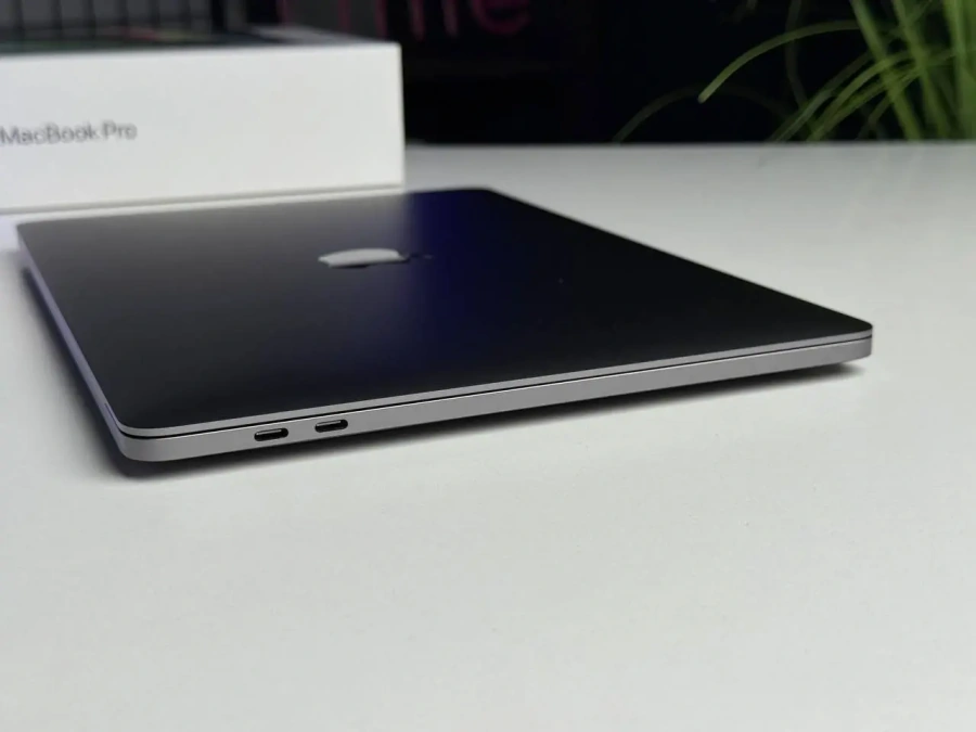 Б/У MacBook Pro 13" Space Gray (MYD82) 2020 - Состояние: хороший | Аккумулятор: 100% | Комплектация: полный | Гарантія: 1 мес.