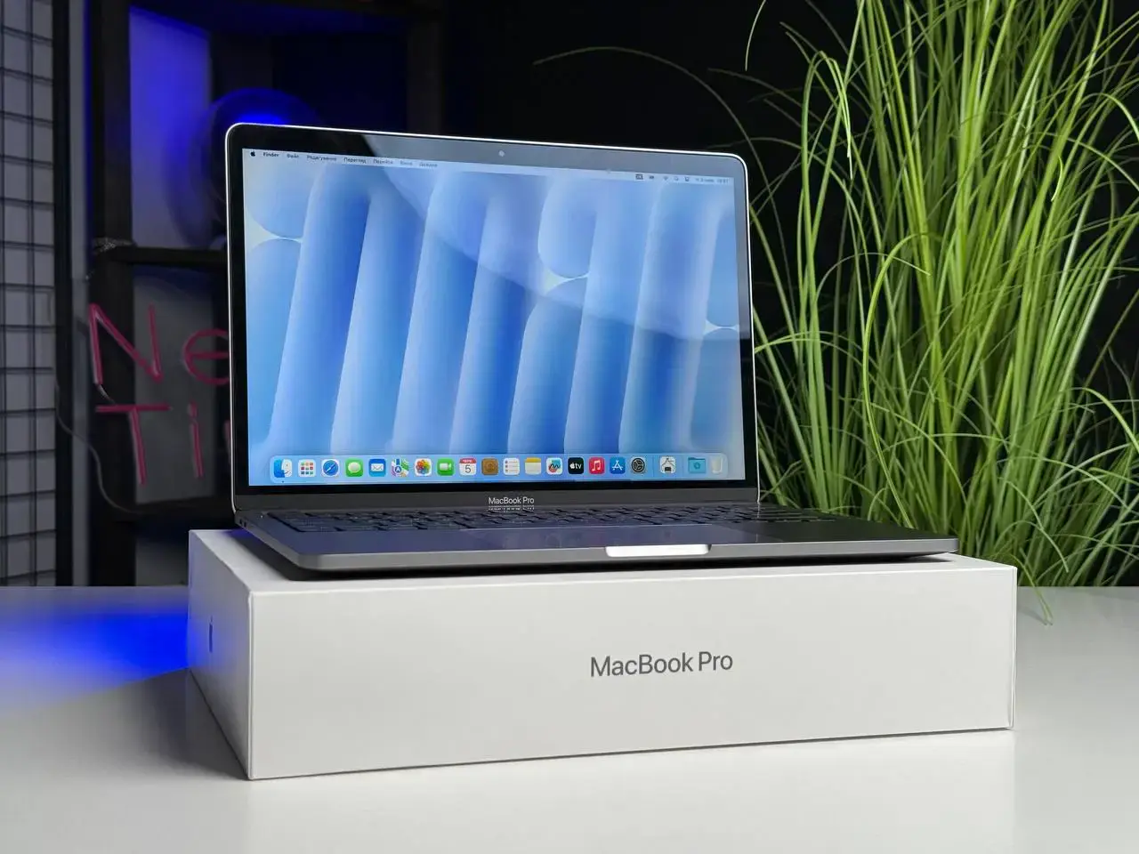 ВЖИВАНИЙ MacBook Pro 13" Space Gray (MYD82) 2020 - Стан: гарний | Акумулятор: 100% | Комплектація: повний | Гарантія: 1 міс.