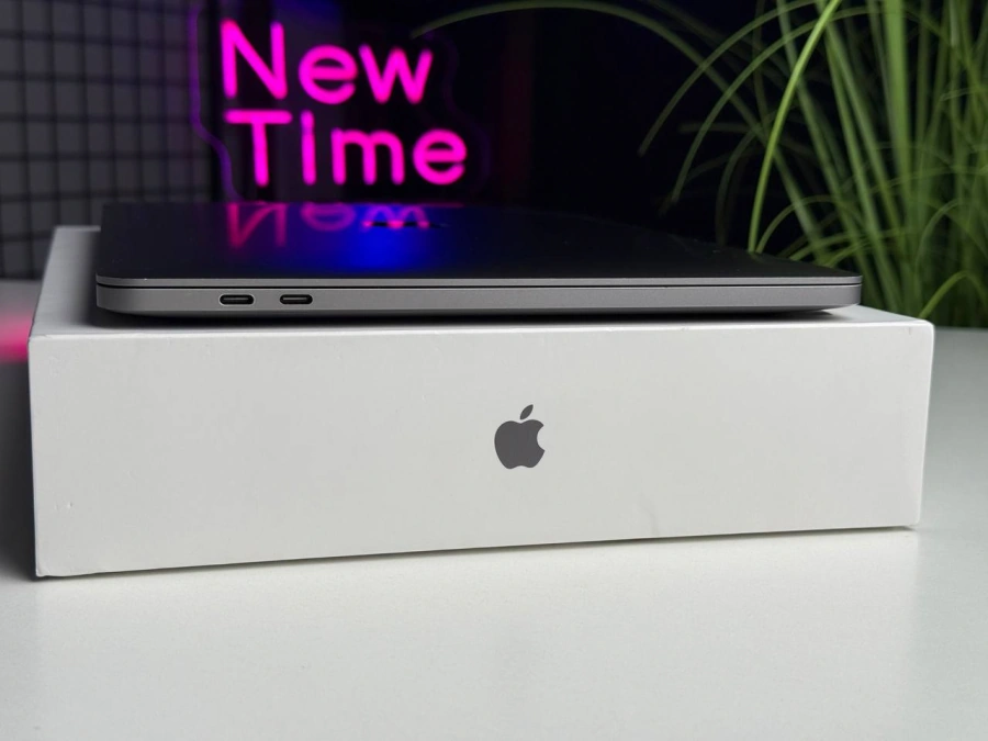 Б/У MacBook Pro 13" Space Gray (MYD82) 2020 - Состояние: хороший | Аккумулятор: 85% | Комплектация: полный | Гарантія: 1 мес.