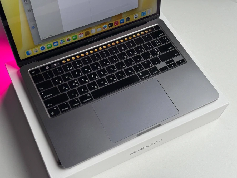 Б/У MacBook Pro 13" Space Gray (MYD82) 2020 - Состояние: хороший | Аккумулятор: 85% | Комплектация: полный | Гарантія: 1 мес.