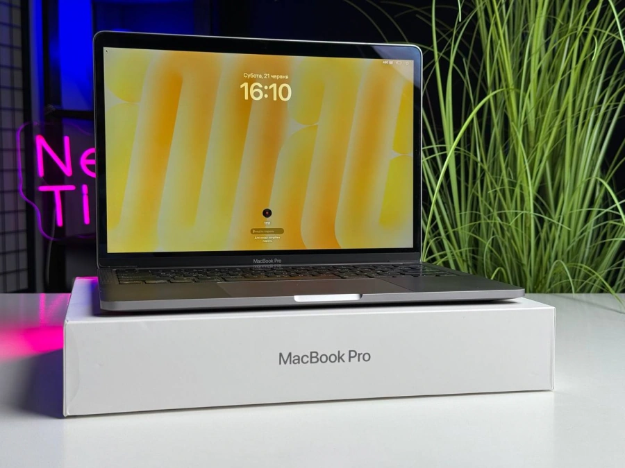 Б/У MacBook Pro 13" Space Gray (MYD82) 2020 - Состояние: хороший | Аккумулятор: 85% | Комплектация: полный | Гарантія: 1 мес.