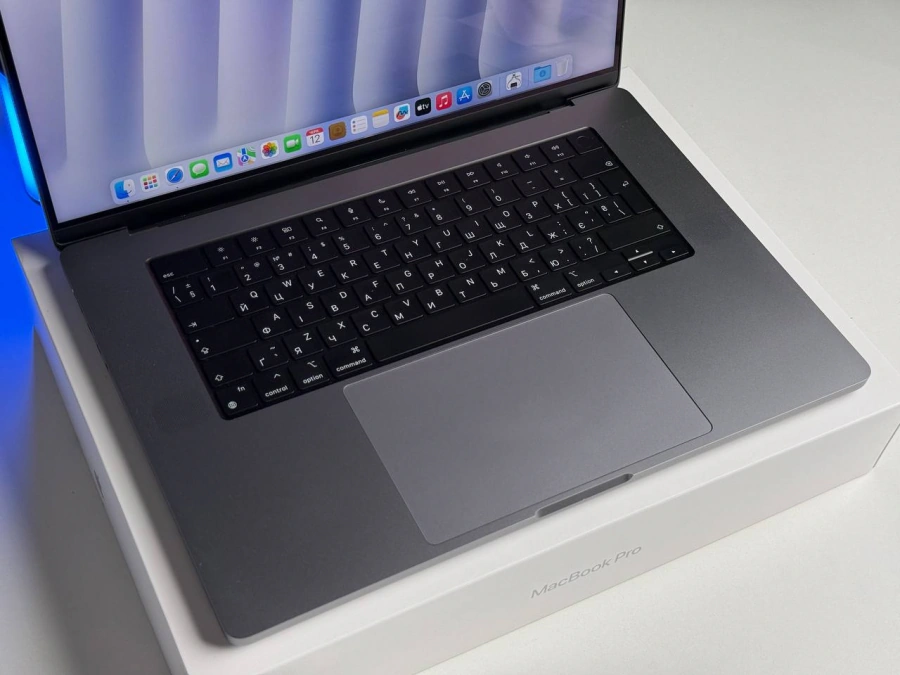 ВЖИВАНИЙ MacBook Pro 16" Space Gray 2023 (MNW93) - Стан: гарний | Акумулятор: 94% | Комплектація: повний | Гарантія: 3 міс.