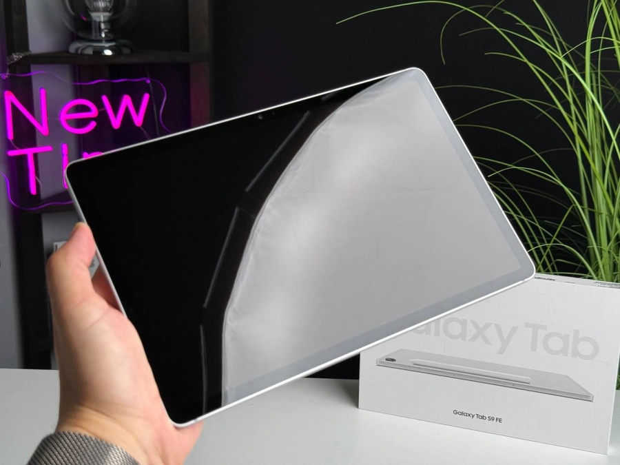 ВЖИВАНИЙ Планшет Samsung Galaxy Tab S9 FE Wi-Fi 6/128GB Silver (SM-X510NZSA) - Стан: ідеальний | Комплектація: повний | Гарантія: 1 міс.
