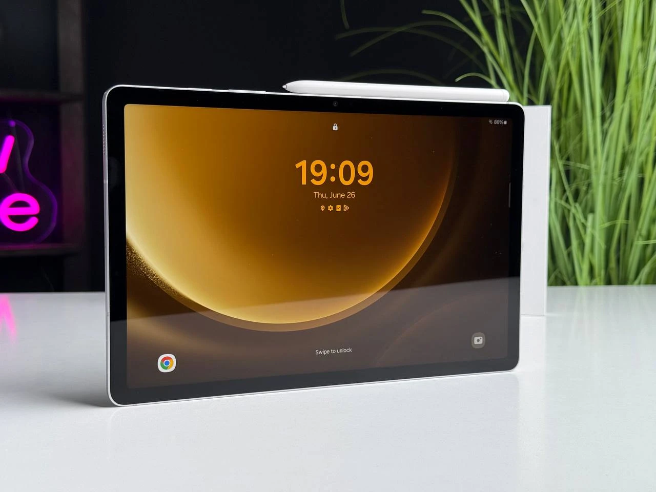 ВЖИВАНИЙ Планшет Samsung Galaxy Tab S9 FE Wi-Fi 6/128GB Silver (SM-X510NZSA) - Стан: ідеальний | Комплектація: повний | Гарантія: 1 міс.