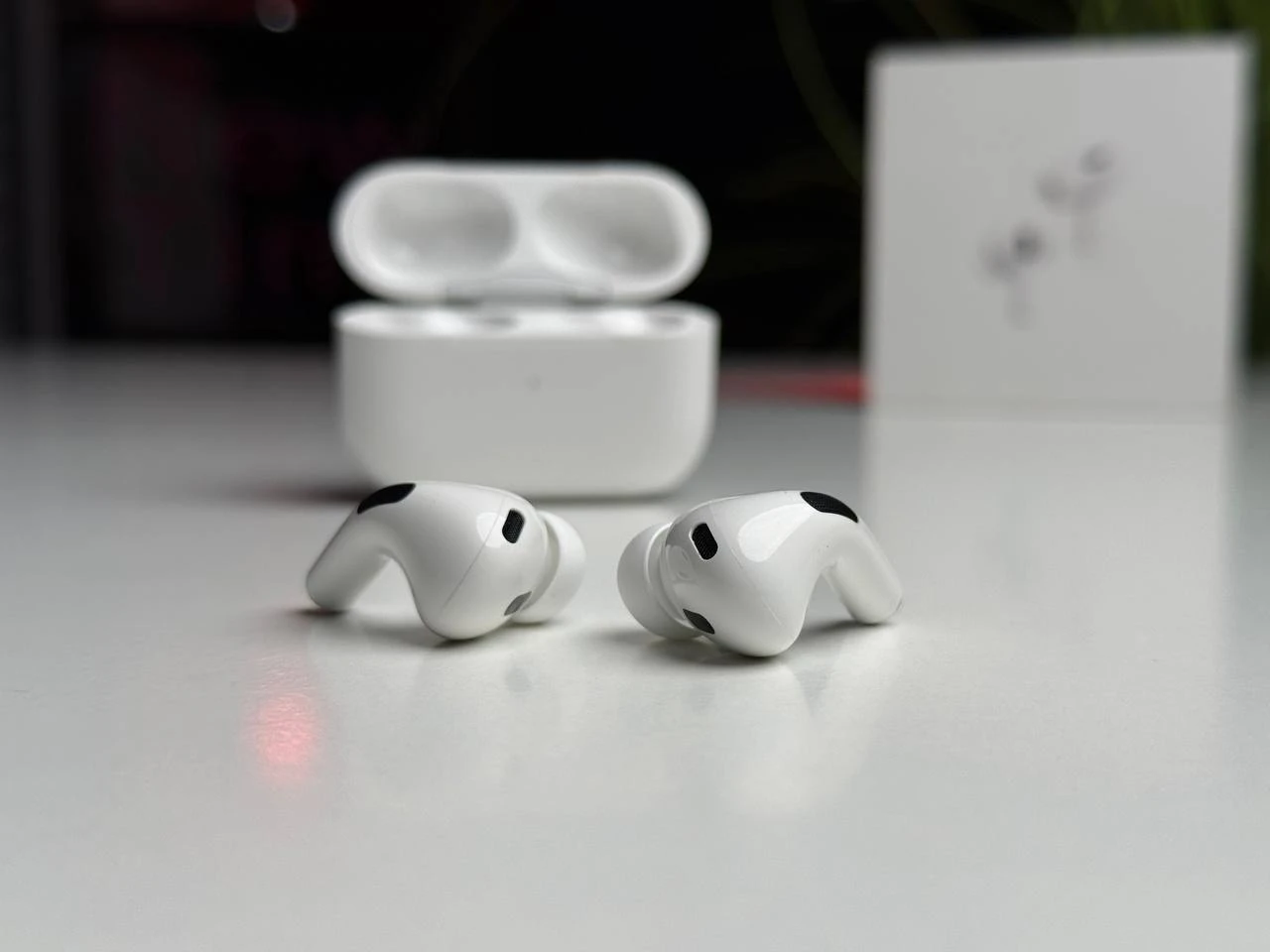 OPEN BOX AirPods Pro 2 with MagSafe Charging Case USB‑C (MTJV3) | Стан: гарний | Акумулятор: 100% | Гарантія: 3 місяці | Комплект: повний